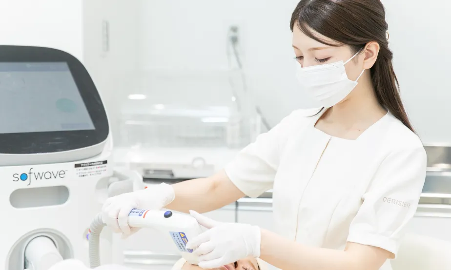 スリジエビューティークリニックの看護師によるデバイス施術を併用したセットメニュー